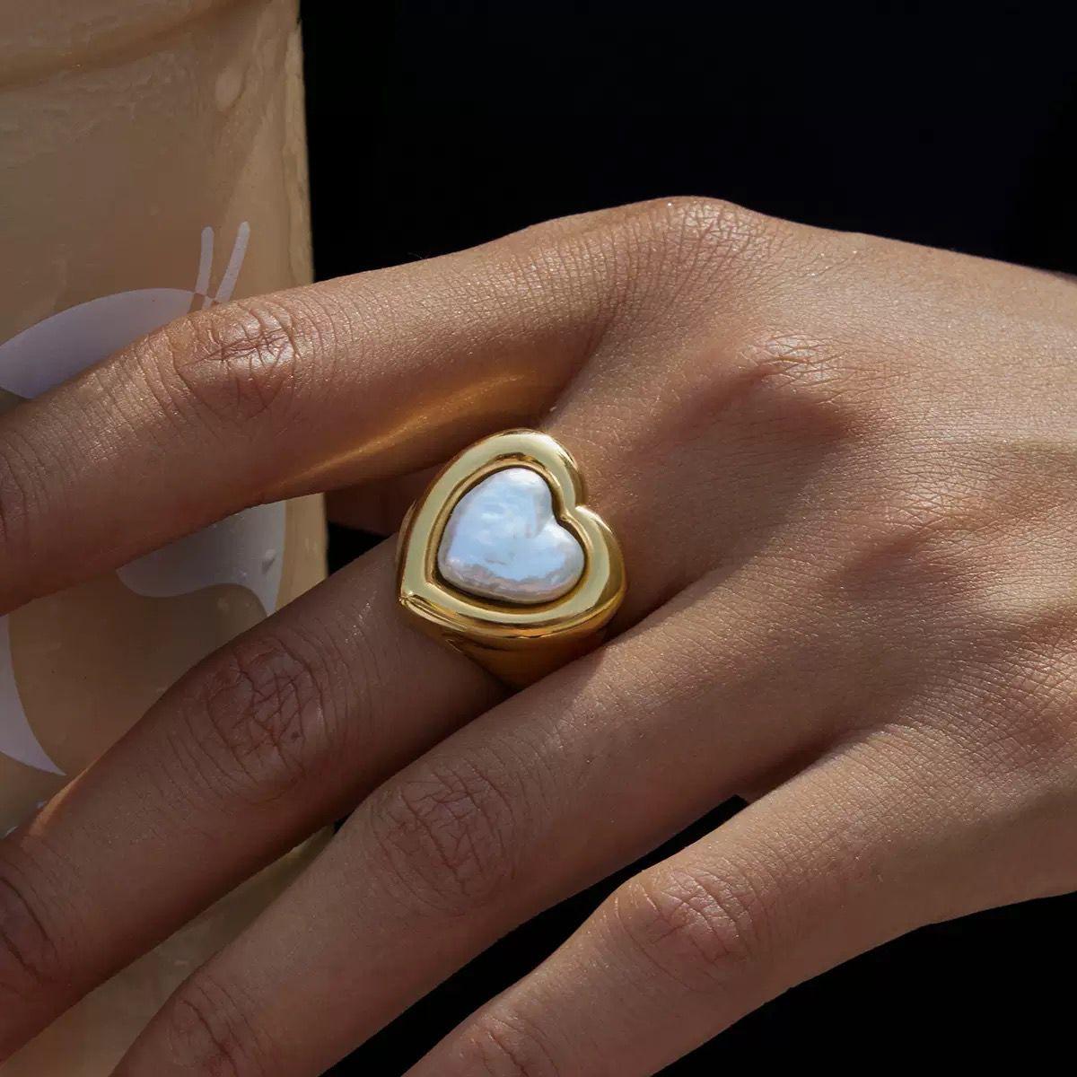 Anillo Elara